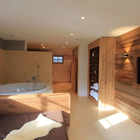 Stunningly Beautiful Chalet Peaceful Location *