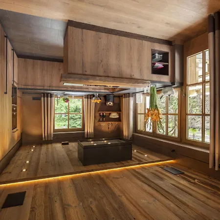 Stunningly Beautiful Chalet Peaceful Location * Kirchberg en Tyrol